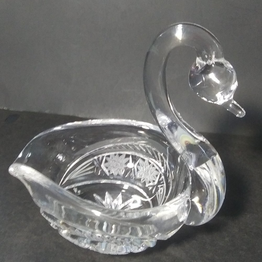 lovely clear glass swan shaped trinket dish with cut design on sides